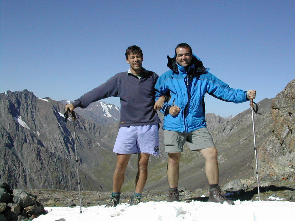 Andreas Marmsoler (on the right) during his tour in the Tjen Shan mountains.